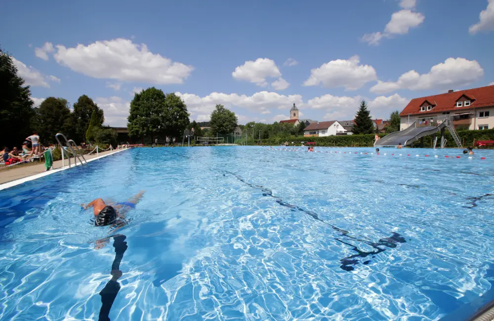 Schwimmbad Neukirchen